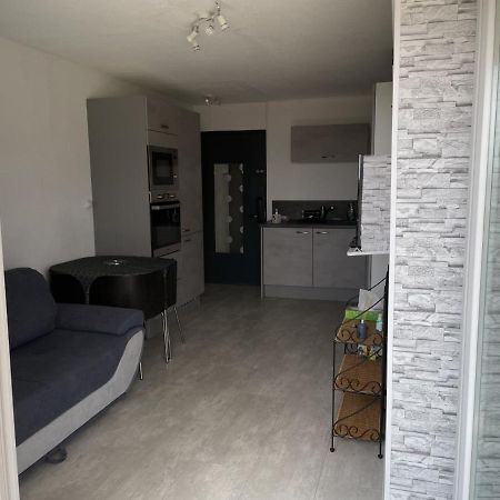 Bormes-Les-Mimosas - Appart 25M2 Avec Balcon - 4P Εξωτερικό φωτογραφία