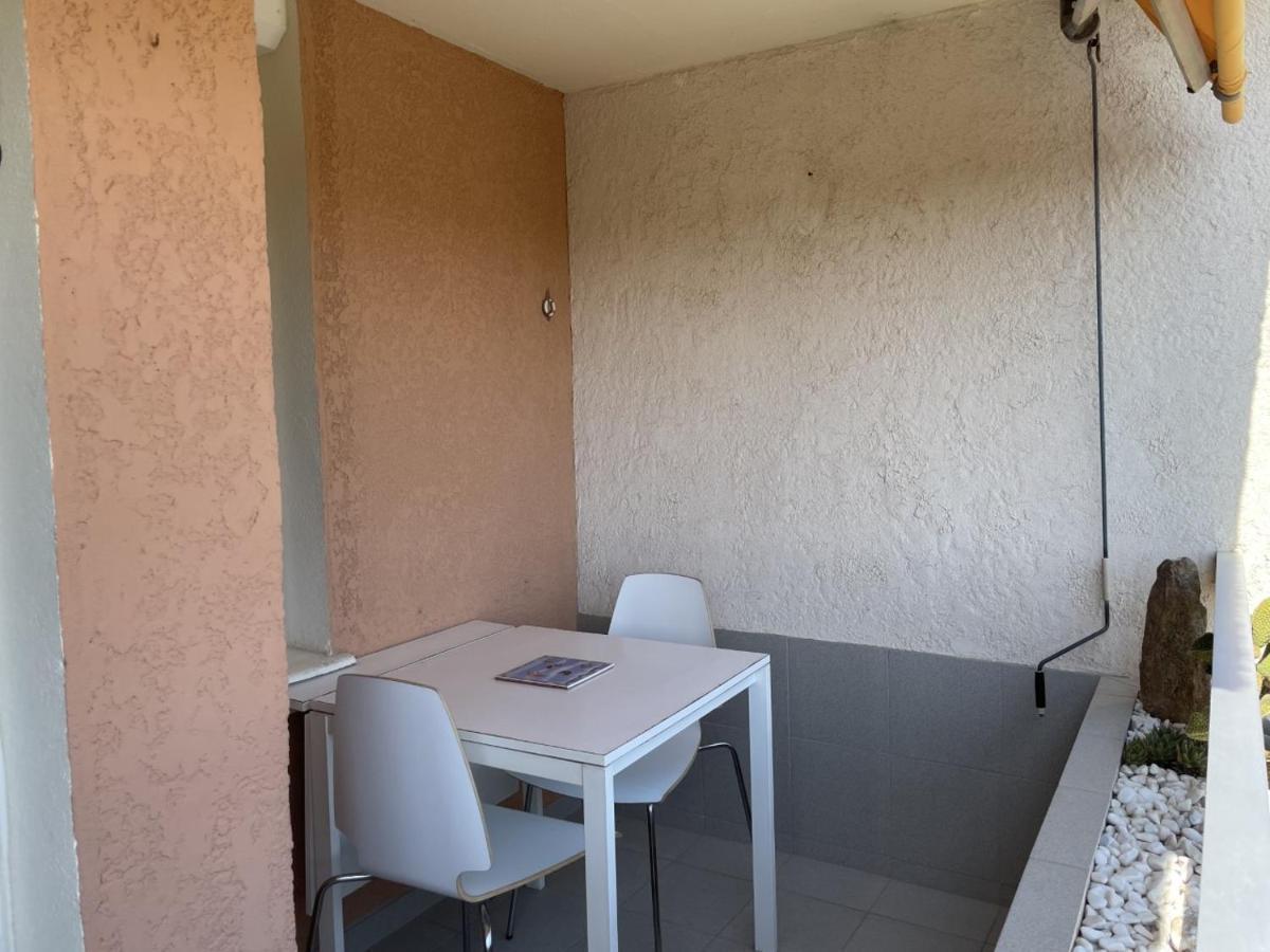 Bormes-Les-Mimosas - Appart 25M2 Avec Balcon - 4P Εξωτερικό φωτογραφία
