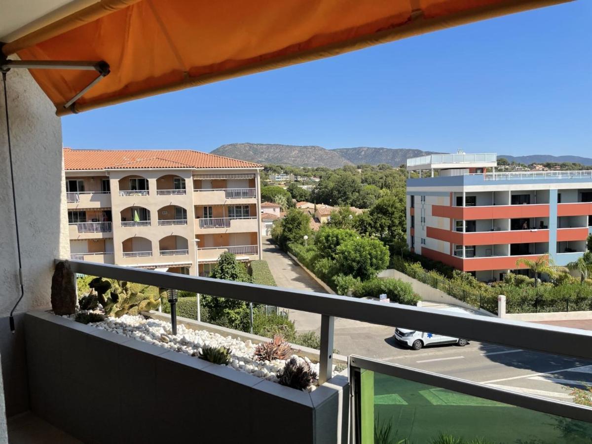 Bormes-Les-Mimosas - Appart 25M2 Avec Balcon - 4P Εξωτερικό φωτογραφία